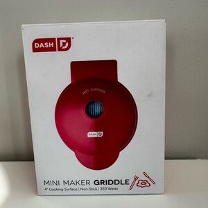 Dash Red Mini Maker Griddle